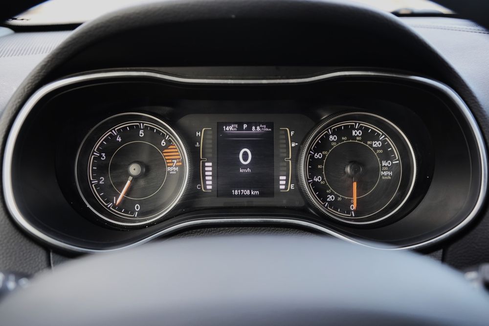 Jeep Cherokee 2018 VIN 1C4PJLCB6KD203724 фото оголошення 14 з 20