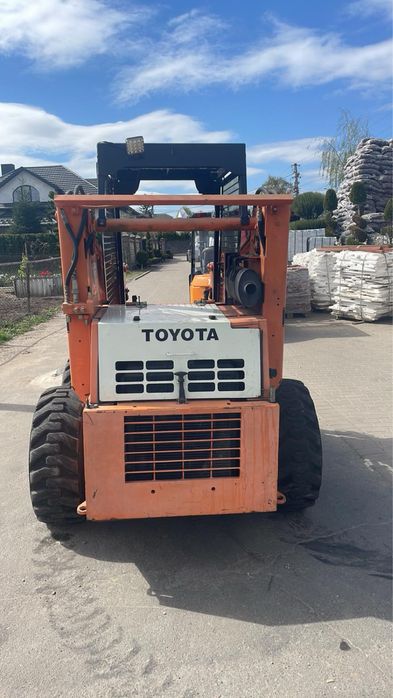 Навантажувач, фронтальний навантажувач, погружчик, бобкат,трактор,