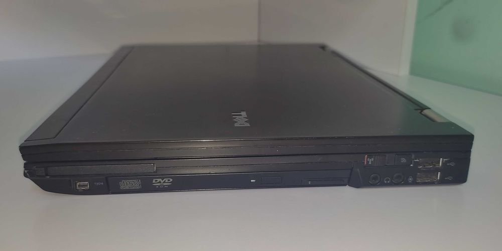 Dell Latitude E6400, 14.1 LED, Intel Mobile Core2Duo  P8400, 4/320 ГБ.