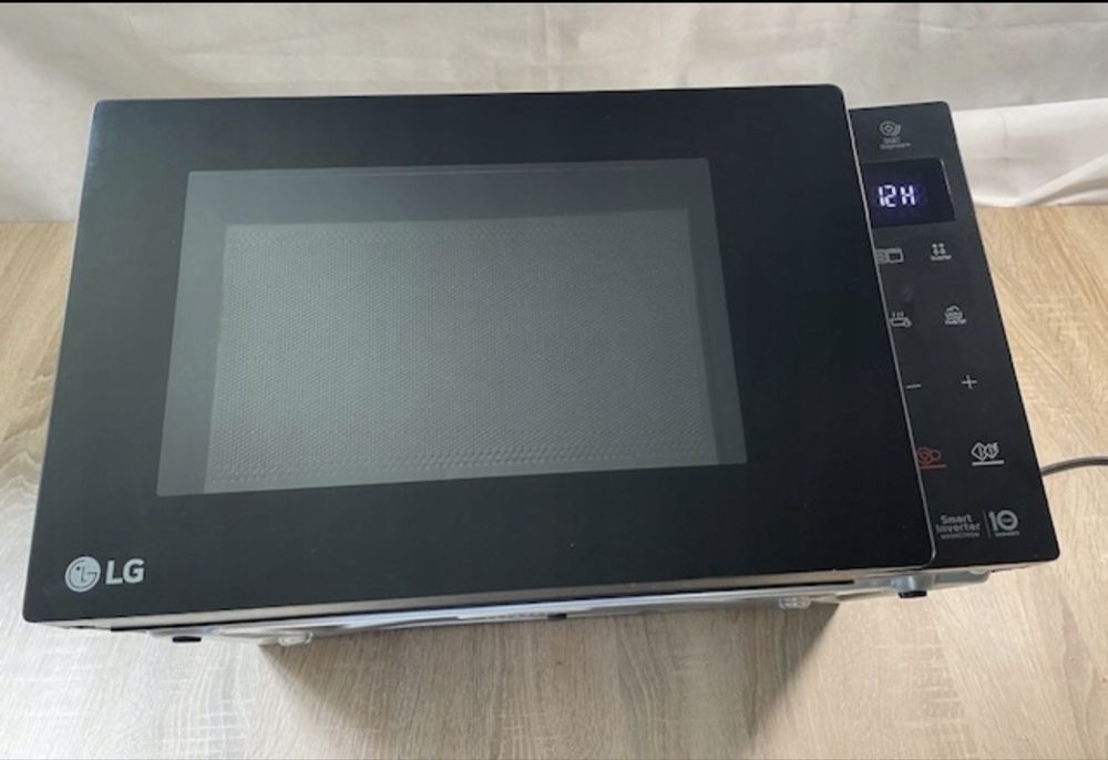 Kuchenka mikrofalowa LG NeoChef™ MH6535GIS (25L)