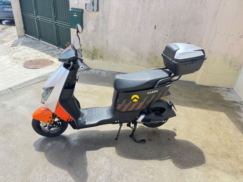 Scooter elétrica Garow TZ100 praticamente nova.