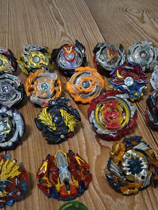 Іграшки Beyblade