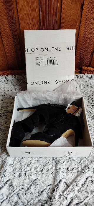 Sandały Reserved 40 NOWE skórzane