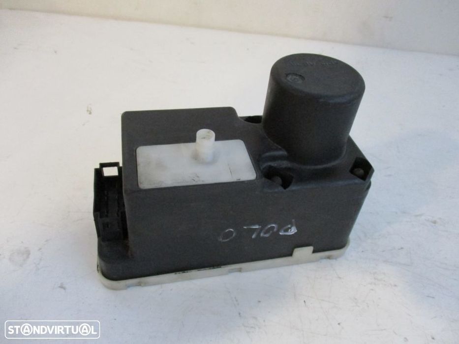 Bomba de vacuo / fecho central vw polo