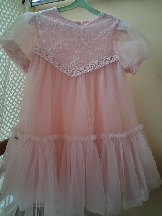 Святкова випускна сукня на 6 р.