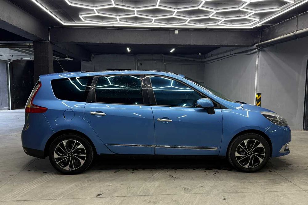 Renault Megane Scenic 2012