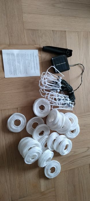 Lampki solarne z abażurkami.
