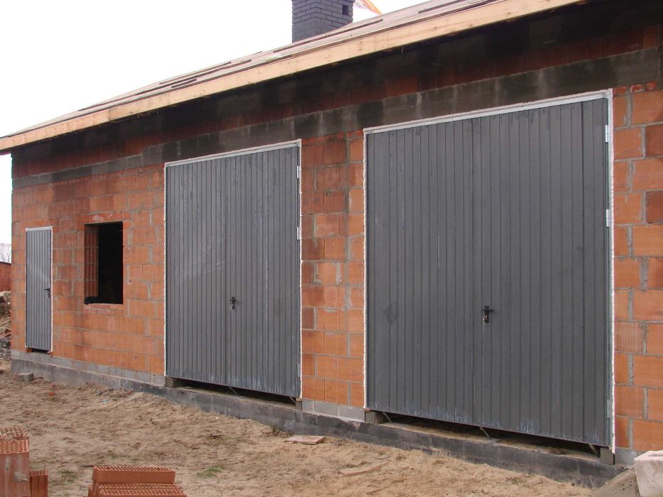 Brama garazowa uchylna skrzydlowa na wymiar