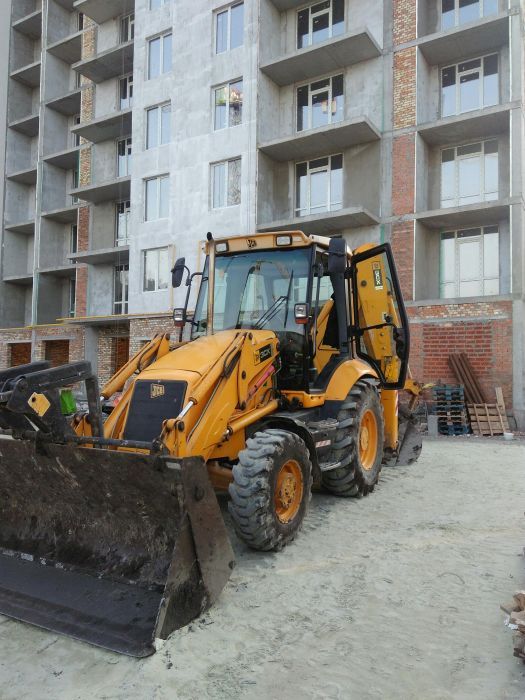 Послуги екскаватора JCB 3CX