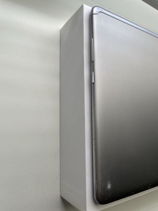 Планшет Huawei MediaPad M5 Lite BAH2-L09 10.1" LTE 3/32Gb Gray