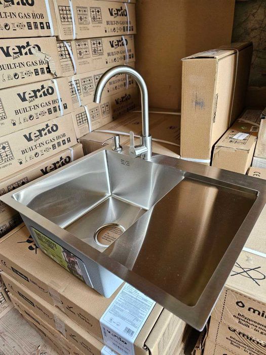 Мийки з нержавіючої сталі різних розмірів Lidz Valeso Ventolux