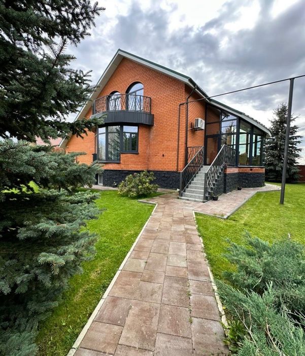 Будинок з ремонтом 240кв
