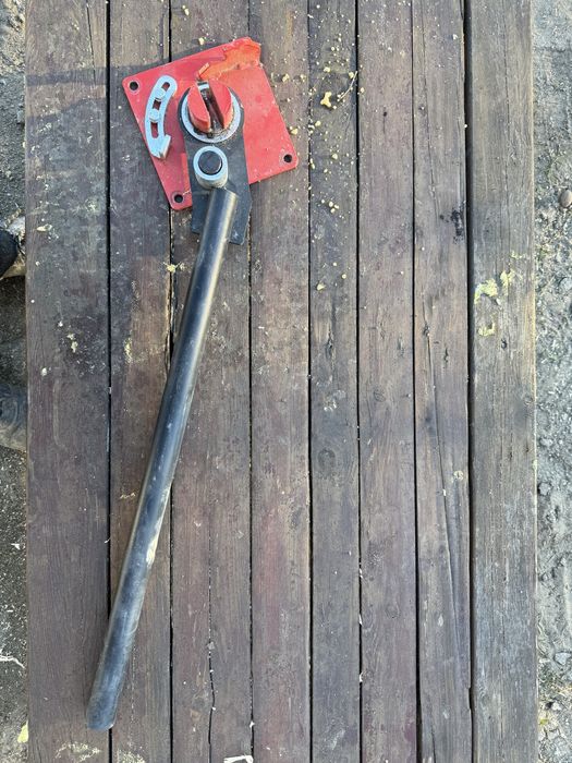 Giętarka do pretow zbrojeniowych