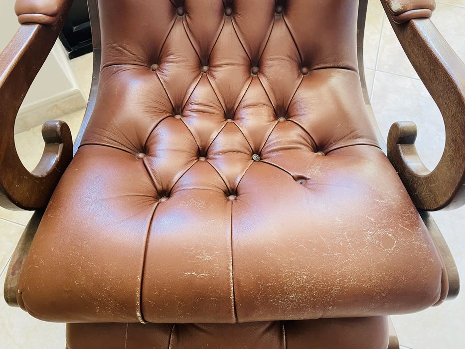 Cadeira de baloiço e banco para restauro