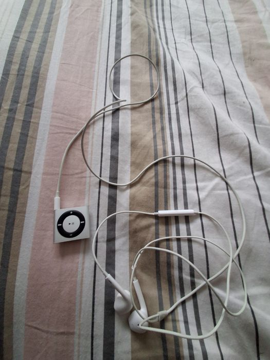 Ipod shuffle 4 2gb ideal