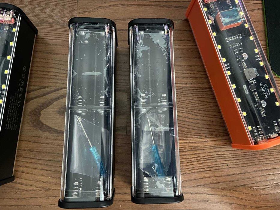 Корпус для павербанка с быстрой зарядкой 22.5W + фонарик (8x18650)