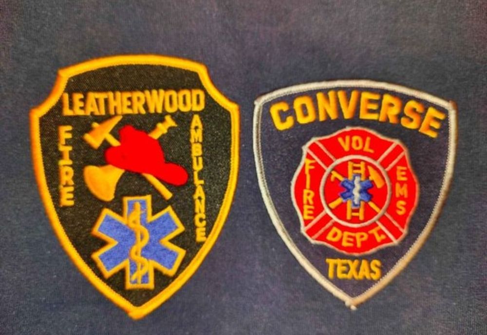 Lote de 2 Emblemas (NOVOS) bordados de Bombeiros (EUA)