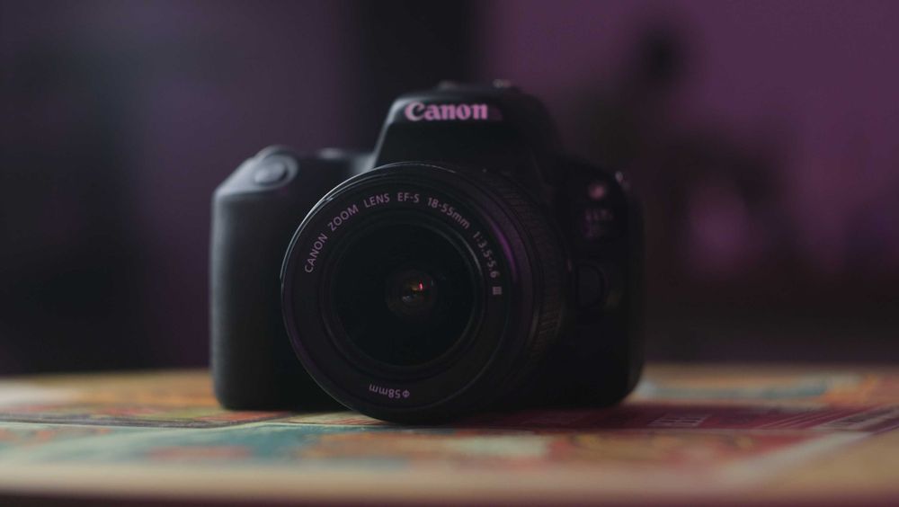 Aparat Canon EOS200D