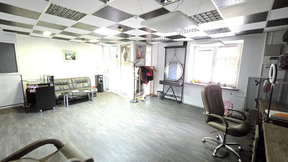 Здам салон вул.Довженко