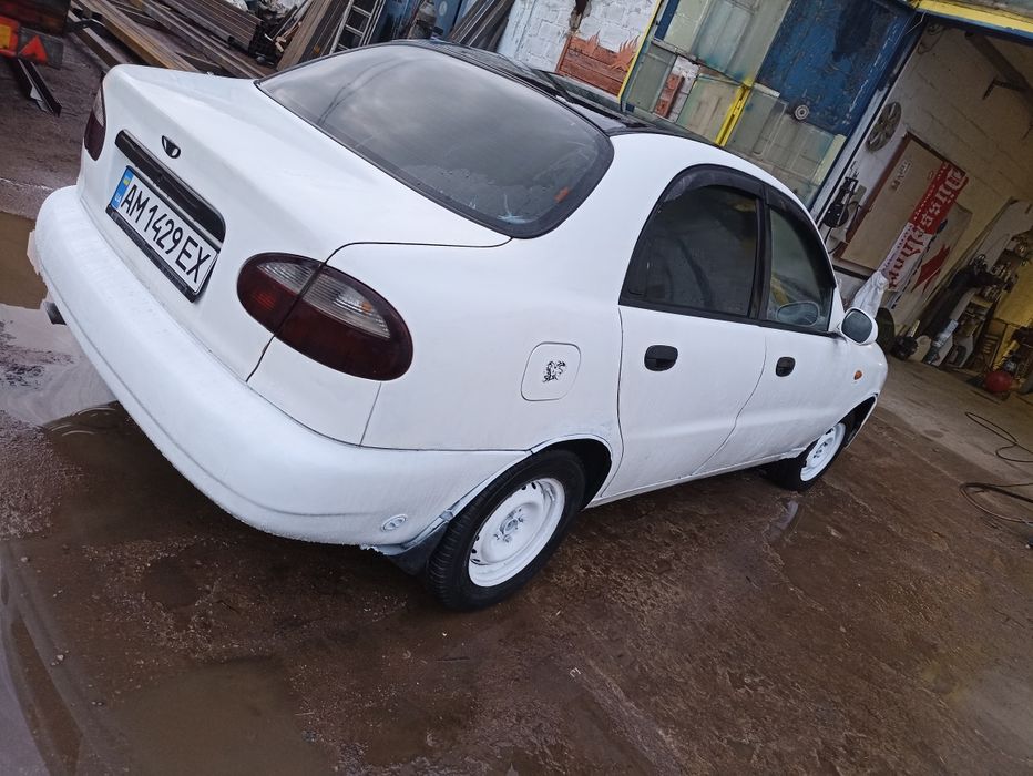 Продам Ланос. Без мотора