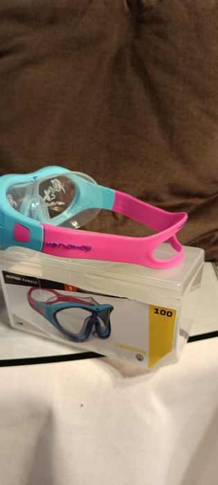 Okulary dziecięce do pływania