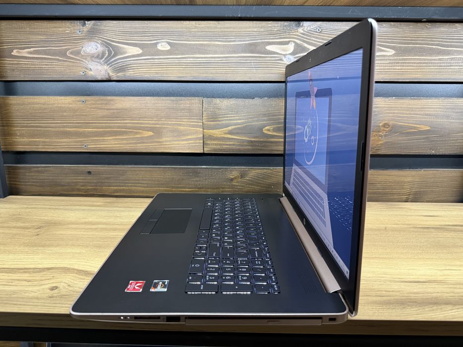 HP Pavilion 17 17,3’’ Сенсорний Ryzen 5 3500u/16GB/256Gb SSD/0% зносу