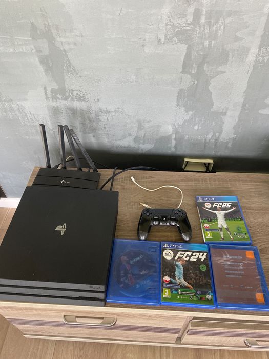 PlayStation 4 Pro 1TB + Pad + FC 25, FC 24, FIFA 21, Dirt Rally