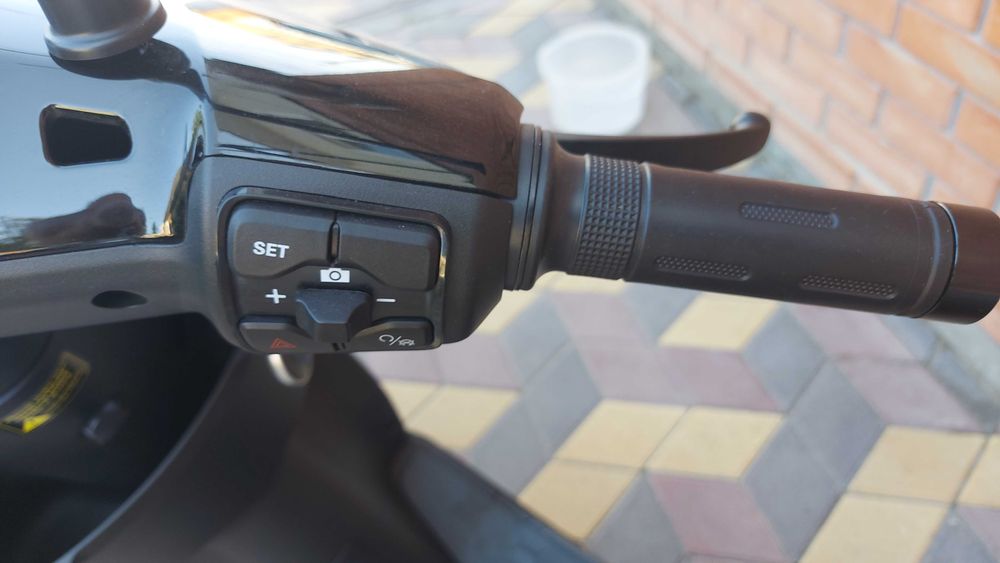 Електроскутер Super Soco CUX