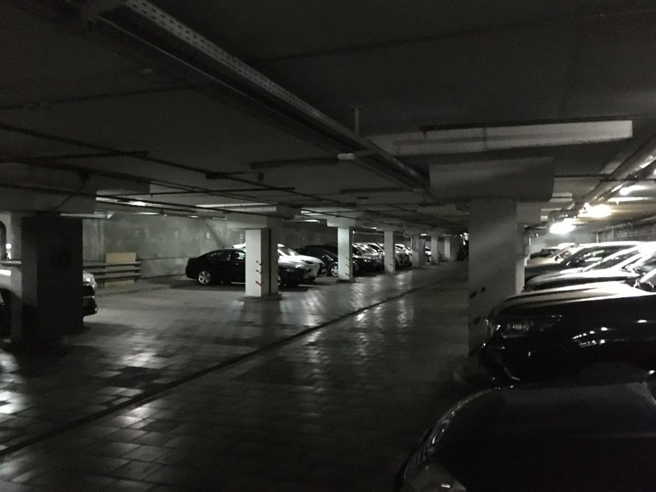 Продаж паркомісця Раїси Окіпної 4а