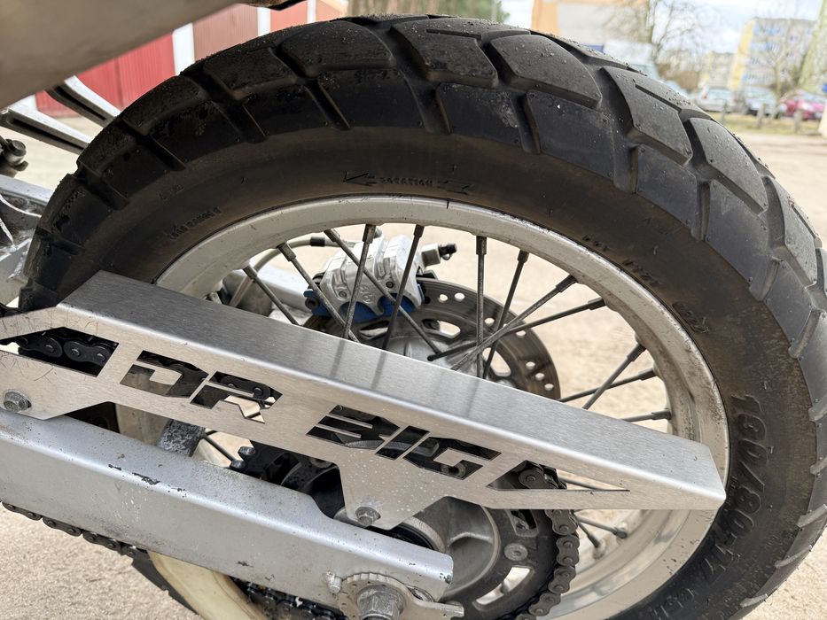 Suzuki DR 800 Big Enduro