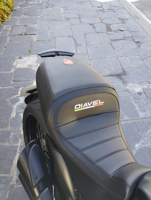 Ducati diavel carbon