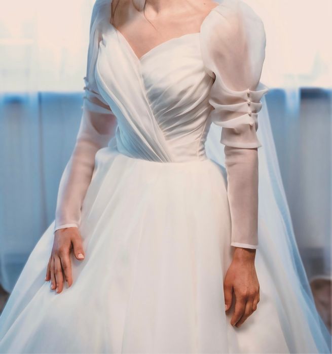 Весільна сукня  салон "Княжна" розмір XS-S колір молочний.