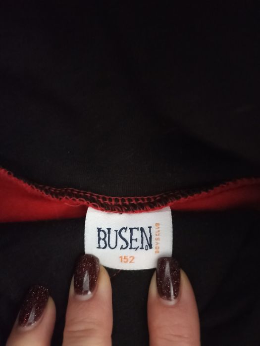 Кофта тепла. На хлопця-підлітка.