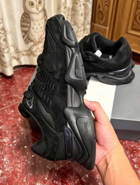 New Balance 9060 Triple Black Suede BPM R.39.5