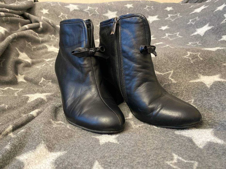 Продам Ботильоны женские Crisma  (размер указан 37)