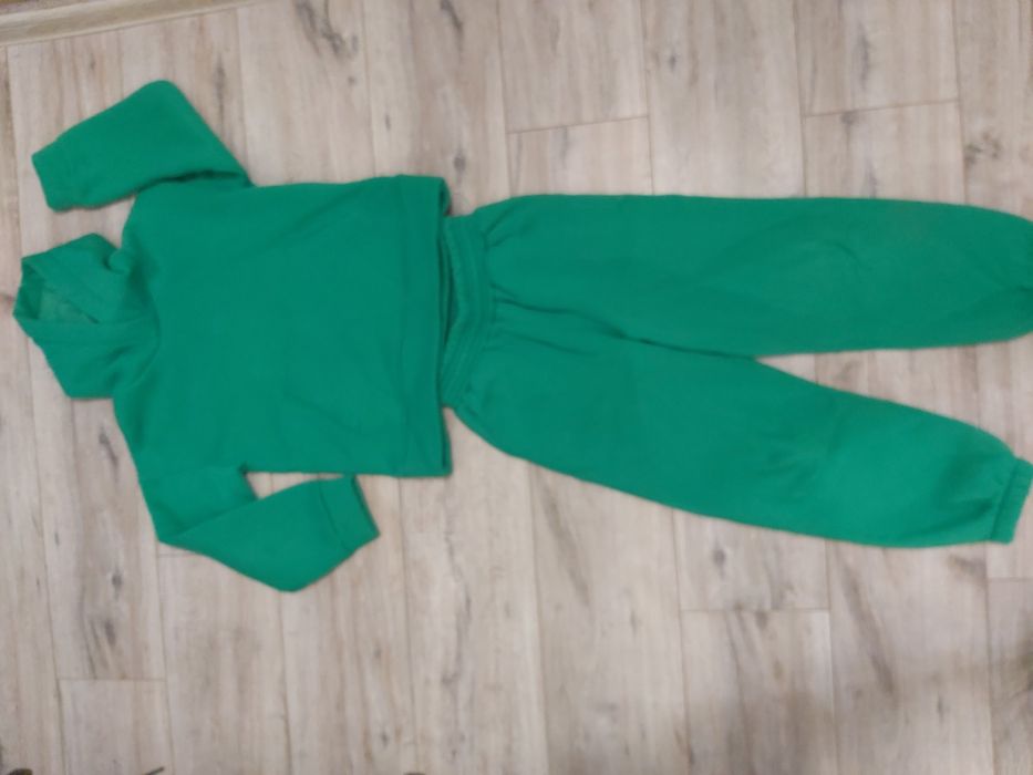 Спортивний костюм для дівчинки