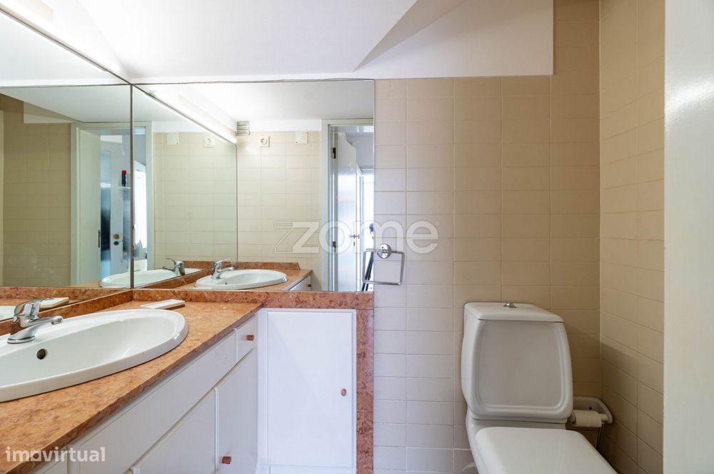 Moradia T4 com piscina para arrendamento em Esposende
