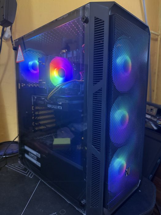 PC RTX3050 8gb / 32gb RAM ddr4 / RGB obudowa