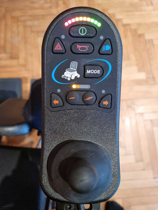 Elektryczny wózek inwalidzki De Luxe