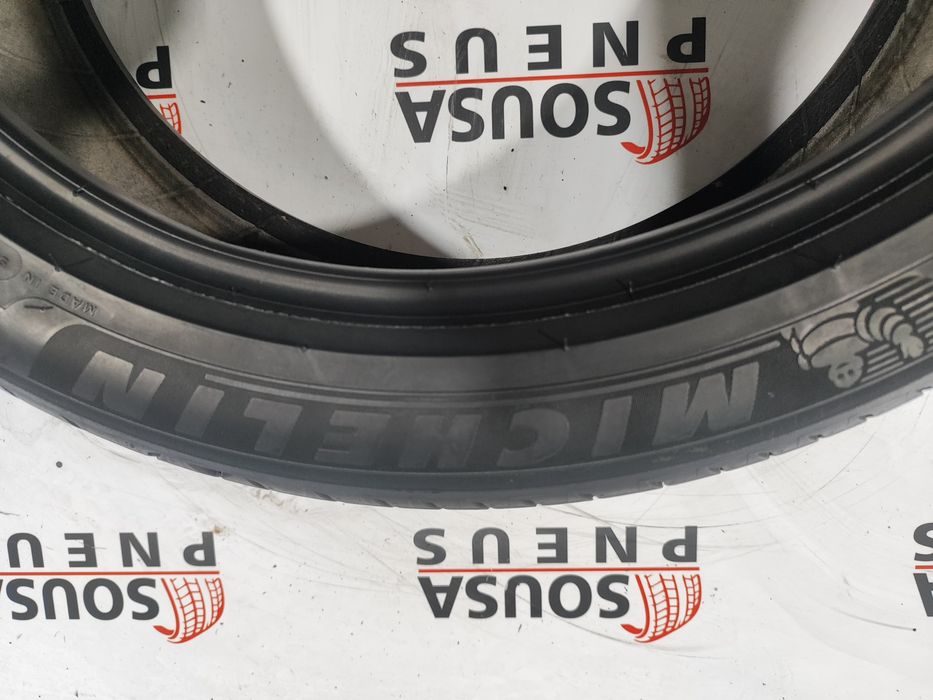 2 pneus semi novos Michelin 235-45R20 - Oferta da entrega