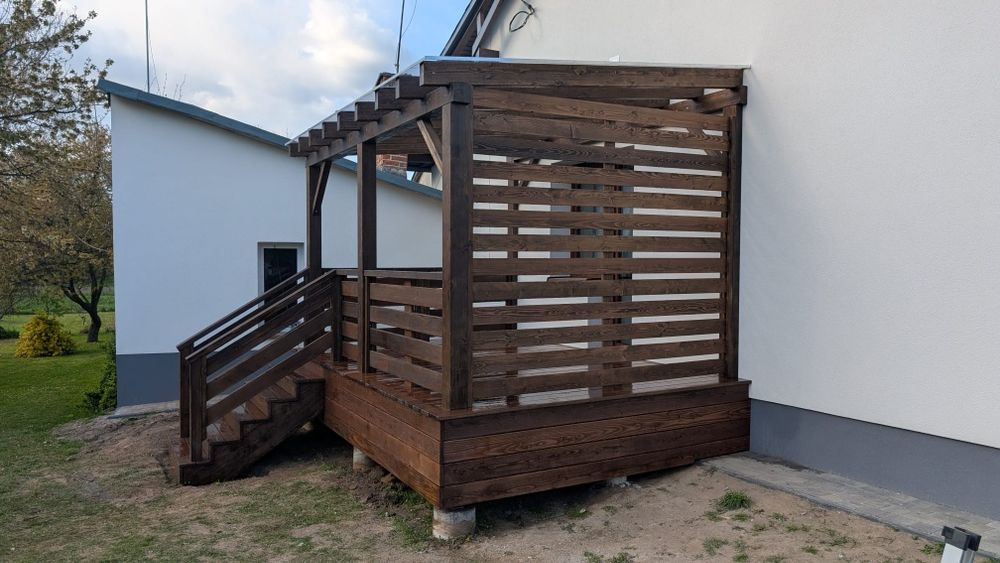 Taras drewniany, zadaszenie tarasu, altana, pergola