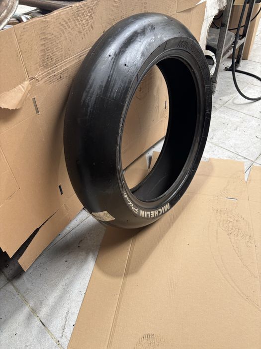 Pneu michelin Slick 180/67 R17