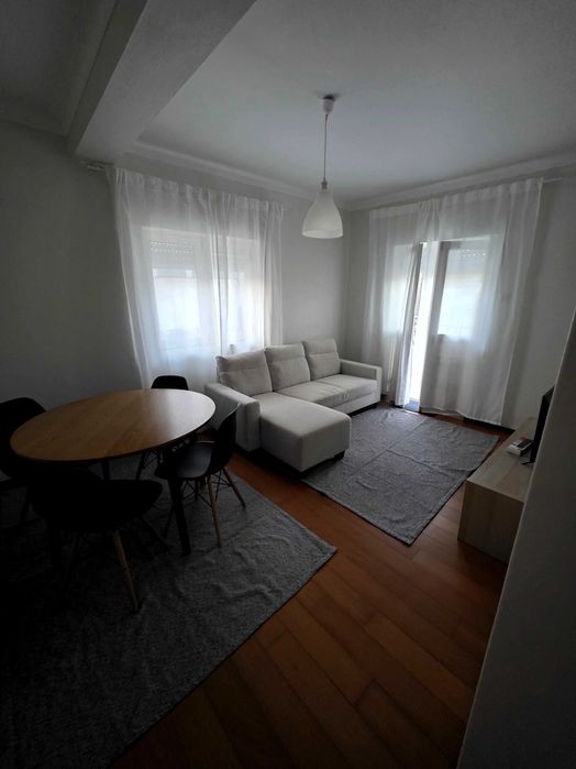 Alugo quarto a Gualtar