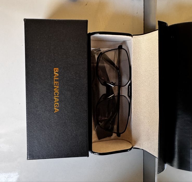 Balenciaga BB0246SA