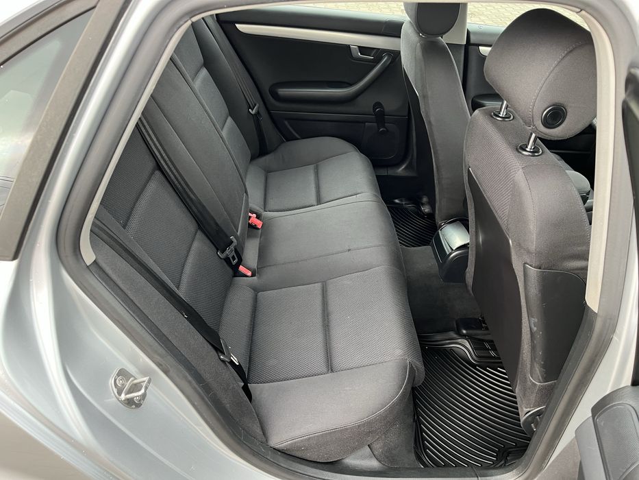 Audi A4 1.6 Mpi бензин