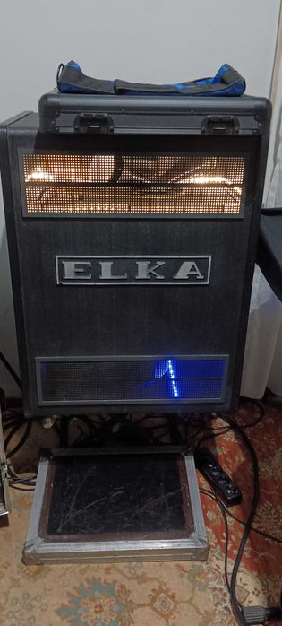 Órgão hammond e leslie elka