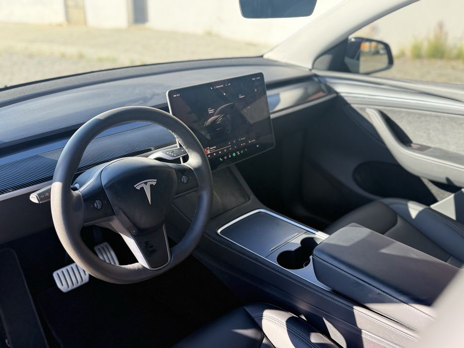 Tesla model y performance502923939671582724