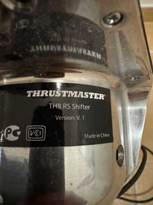 Volante + Pedais + Mudanças - Thrustmaster T300RS