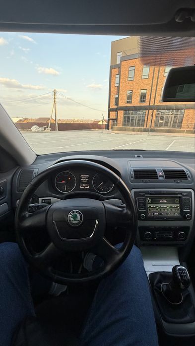 Skoda Octavia A5 FL  2012 1.6Tdi MT