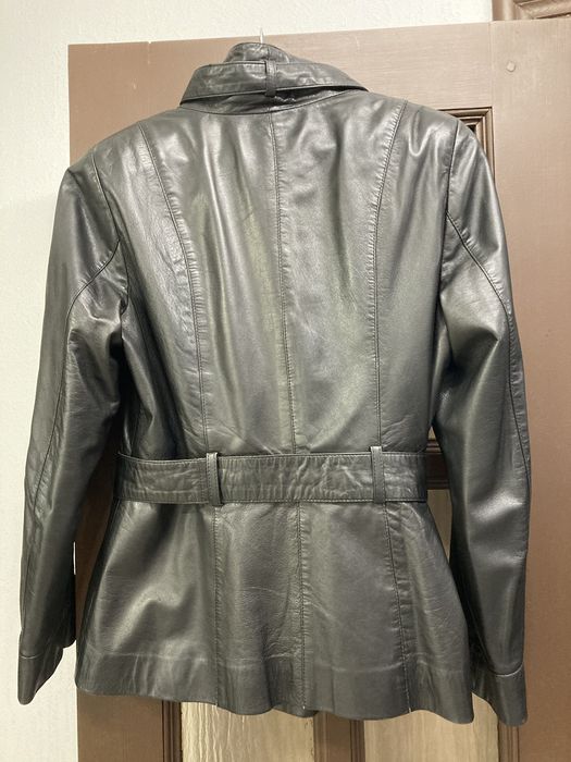 Жіноча шкіряна куртка